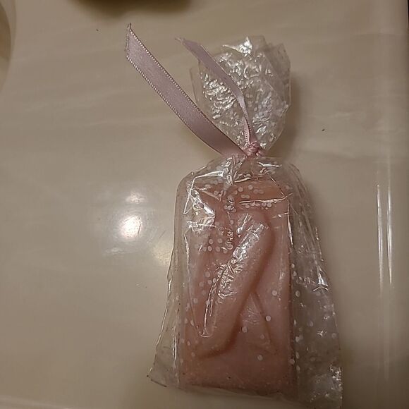 Pink Ribbon Soap - Picture 1 of 2